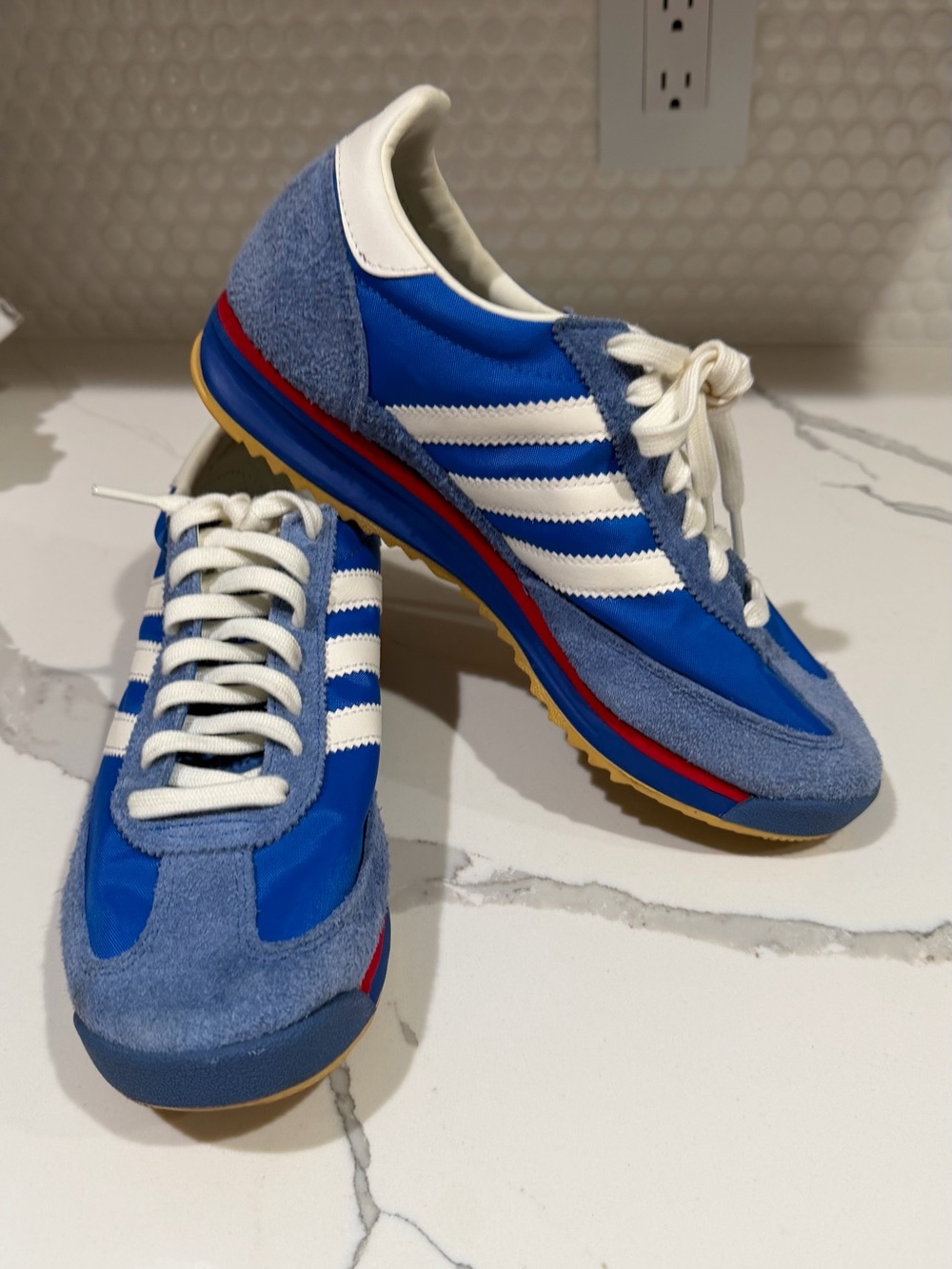 adidas    7.5 SL 72 RS SHOES retro style blue suede EUC